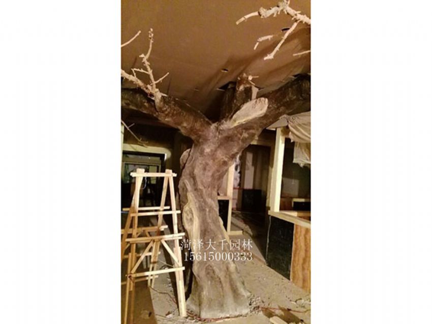 點(diǎn)擊查看詳細(xì)信息<br>標(biāo)題：假樹(shù)內(nèi)施工中 閱讀次數(shù)：1386